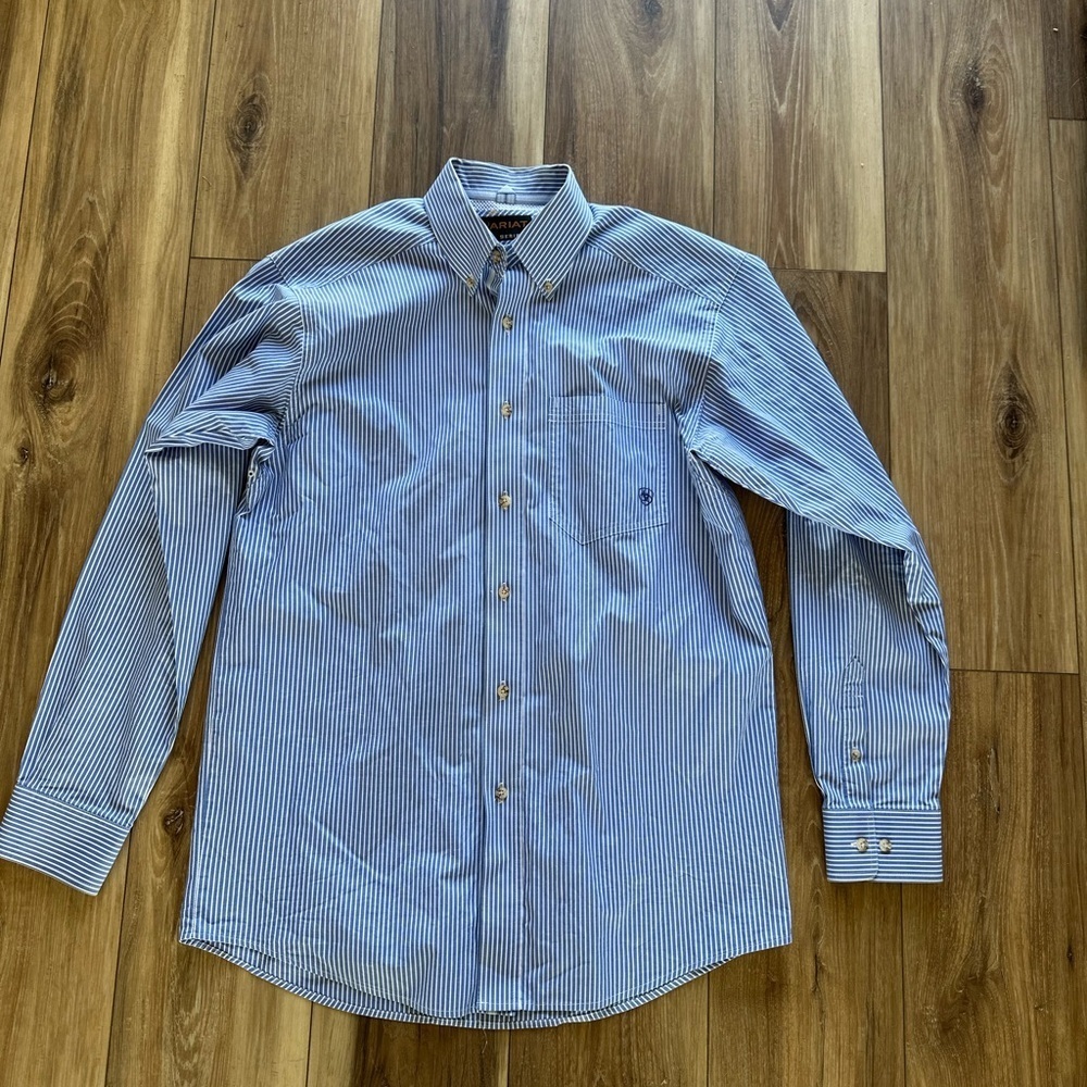 Ariat pro series Men's Blue long sleeve button down Striped Shirt size medium